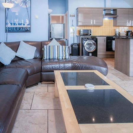 Ewyn Y Don - 2 Bedroom Apartment - بينداين المظهر الخارجي الصورة
